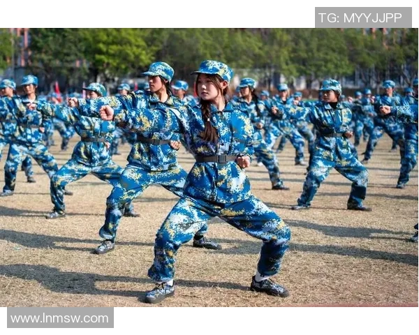 广州街舞队的盯防体系解析与战术运用探讨